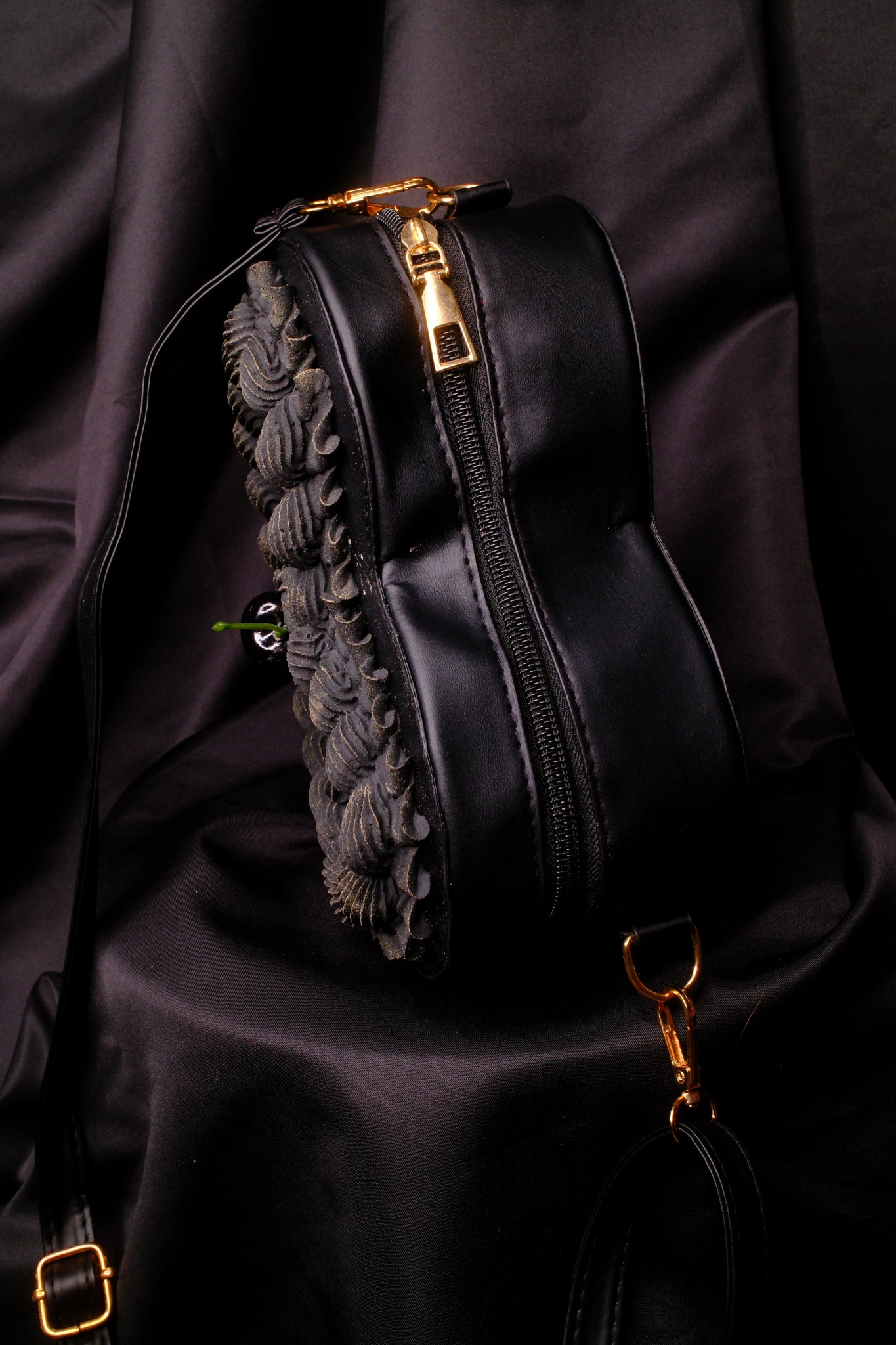 Gothic Heart Cake Purse