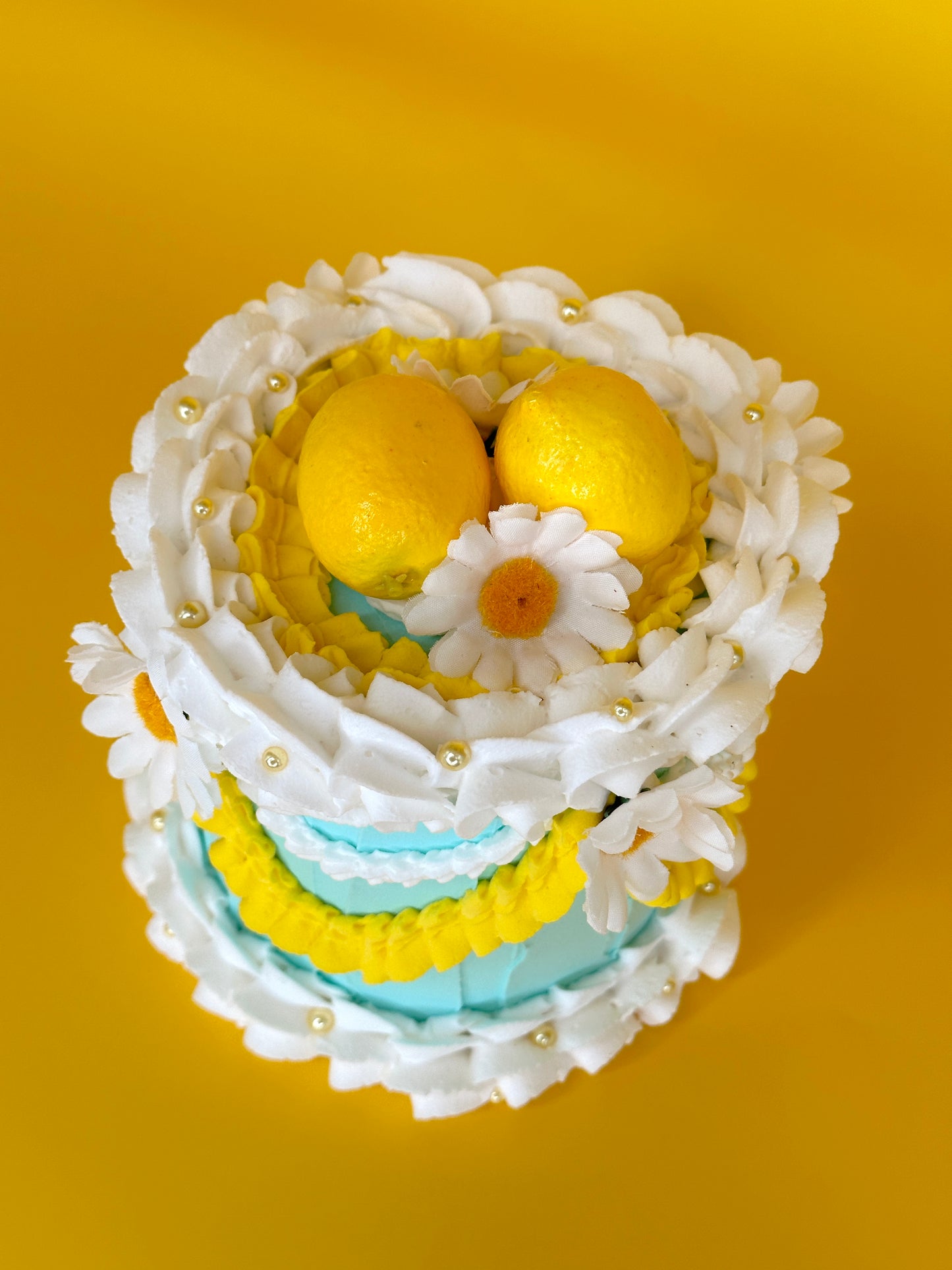 Roll for Cake! Aqua Cake with Lemons and Daisies