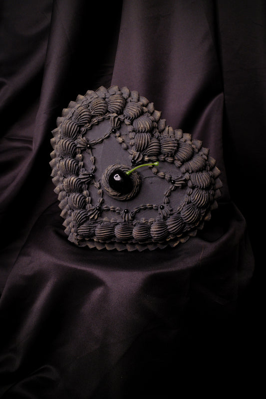 Gothic Fake Cake Wall Heart